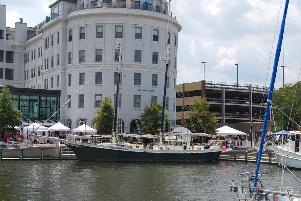 The Governor Dinwiddie Hotel Portsmouth Exterior foto